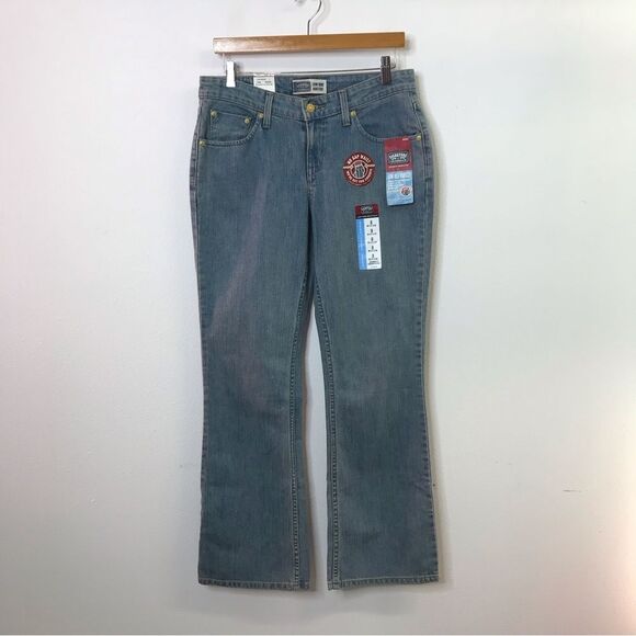 NWT Levi's Signature Womens Jeans Low Rise Boot Cut Light Wash Denim Size 8 M - Picture 3 of 15